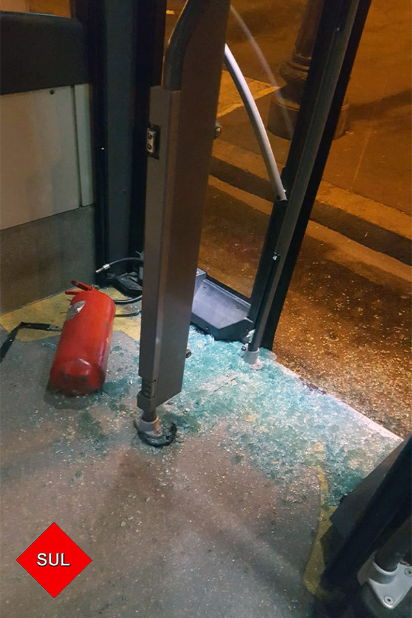 BusAtacdanneggiato5